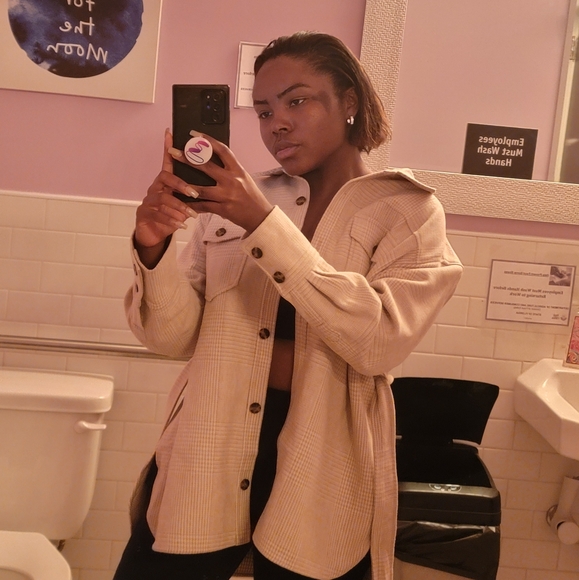 Meet your Posher, Haylee - Picture 3 of 7